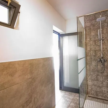 Luna Mit Privatem Pool In Villa *